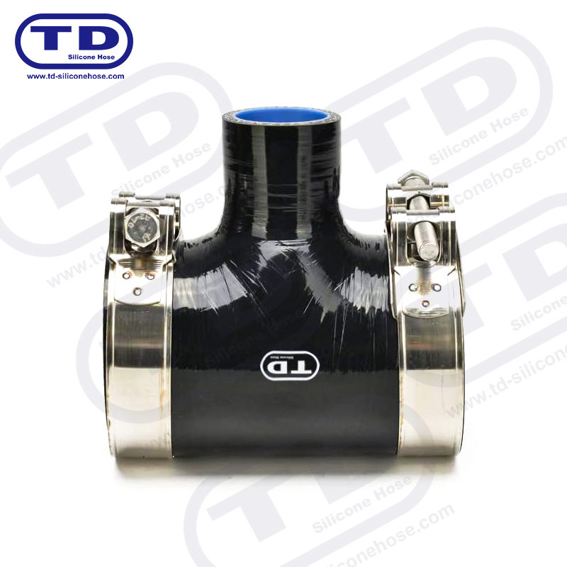 Tubo di silicone a forma di T.