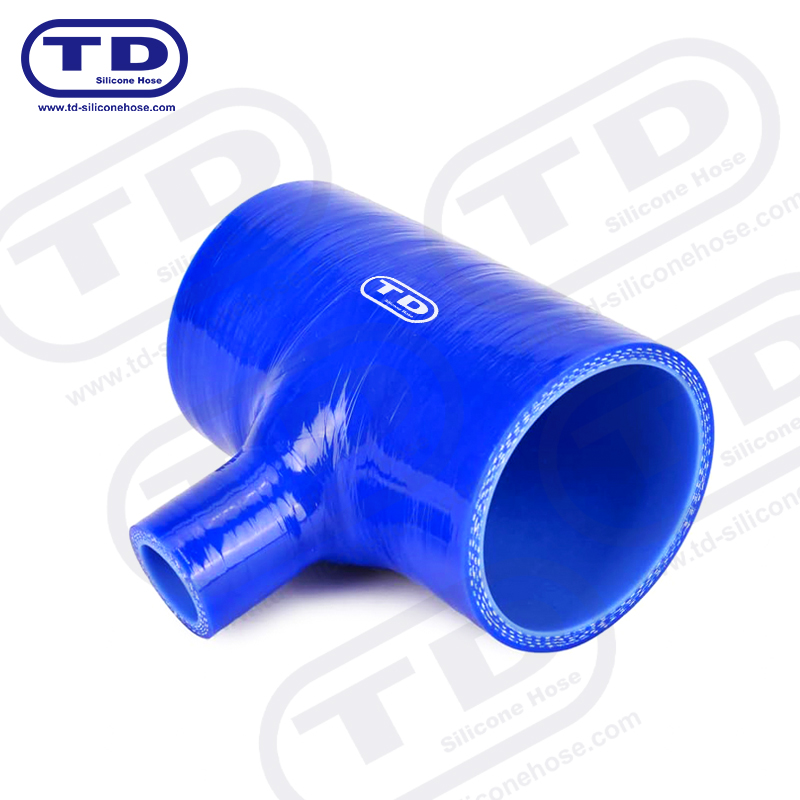 Tubo di silicone a forma di T.