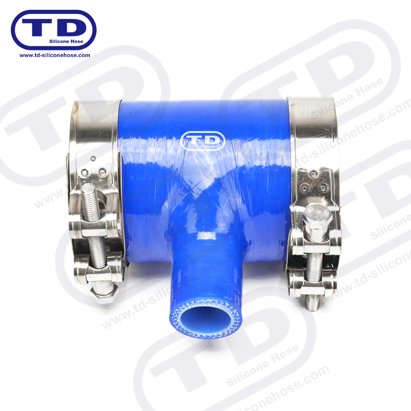 Tubo di silicone a forma di T.