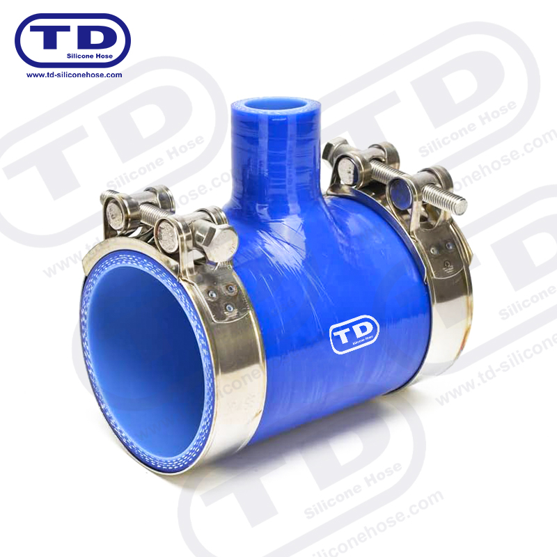 Tubo di silicone a forma di T.