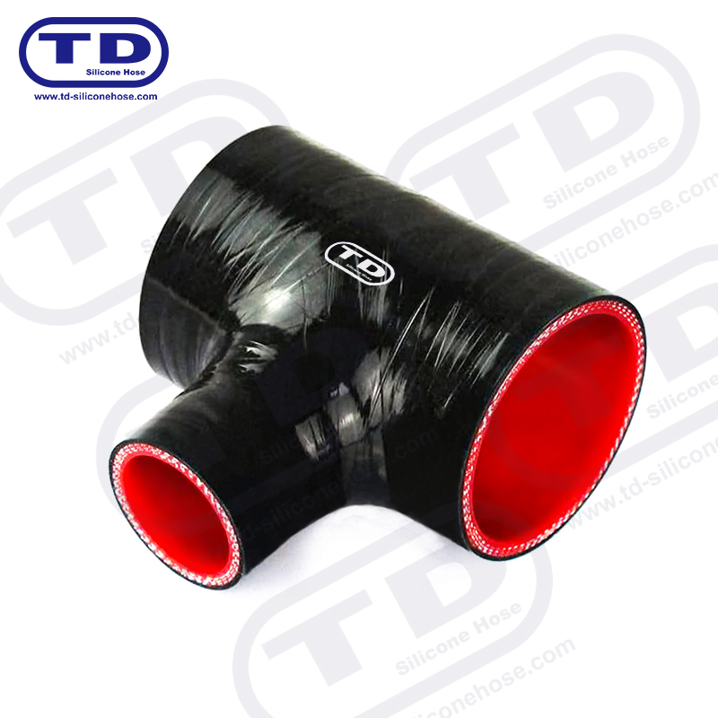 Tubo di silicone a forma di T.